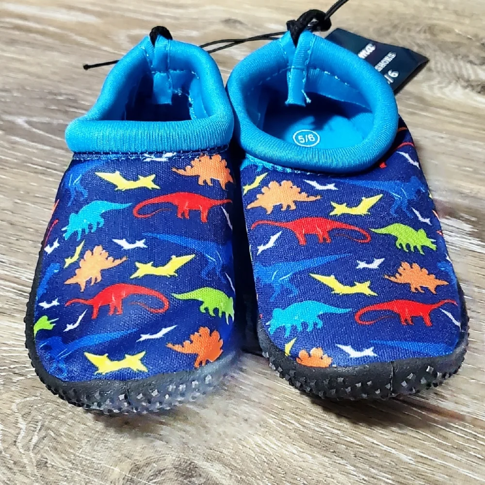 Tommy Bahama boys blue, multi color dino print swim shoes Size 5/6